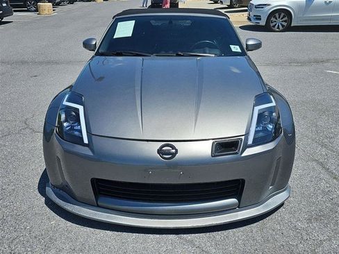 Used 2005 Nissan 350Z Touring RWD image 2
