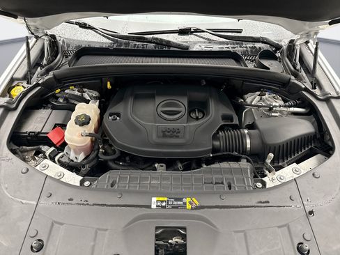 Used 2022 Jeep Grand Cherokee Overland w/ Luxury Tech Group IV AWD/4WD image 29