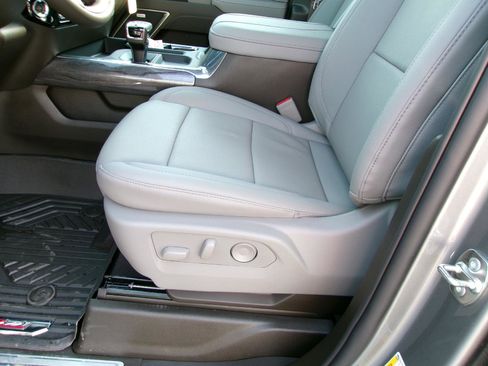 New 2026 Chevrolet Silverado 1500 LTZ w/ LTZ Premium Package image 11