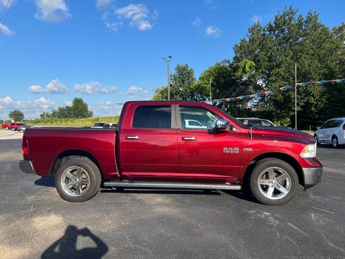 Used 2018 RAM 1500 Classic SLT AWD/4WD image 2