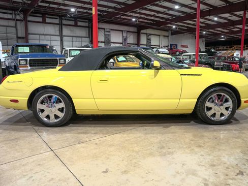 Used 2002 Ford Thunderbird RWD image 25
