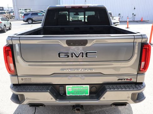 Used 2020 GMC Sierra 1500 AT4 w/ AT4 Premium Package AWD/4WD image 4