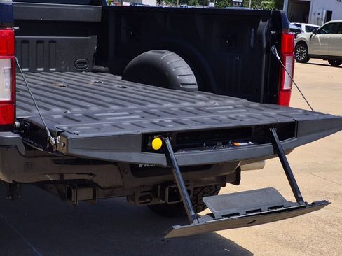 Used 2022 Ford F350 Platinum w/ Tremor Off-Road Package AWD/4WD image 12