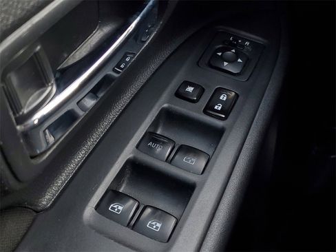 Used 2017 Mitsubishi Outlander ES image 15