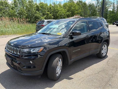 Used 2022 Jeep Compass Latitude w/ Convenience Group AWD/4WD image 95