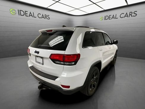 Used 2020 Jeep Grand Cherokee Laredo RWD image 5