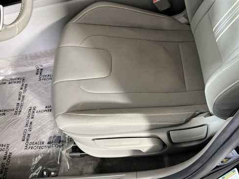 Used 2023 Hyundai Elantra SEL w/ Convenience Package FWD image 19