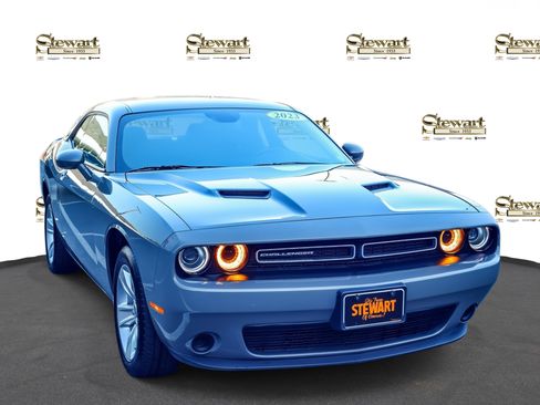 Used 2023 Dodge Challenger SXT image 18