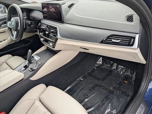 Used 2023 BMW 540i w/ M Sport Package image 23