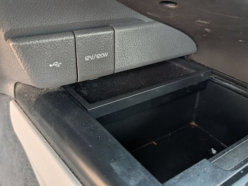Used 2020 Toyota Camry LE FWD image 20