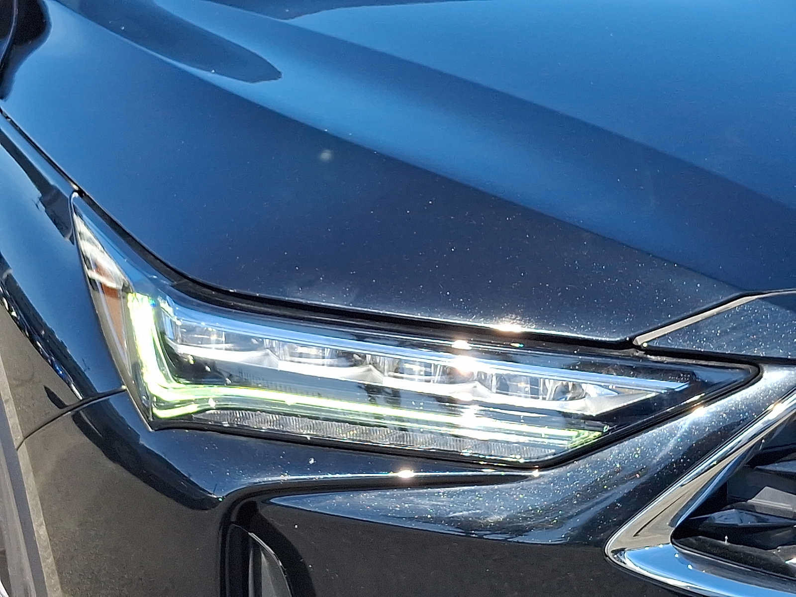 Certified 2024 Acura MDX w/ Technology Package AWD/4WD image 9