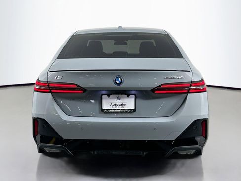 New 2026 BMW i5 eDrive40 w/ M Sport Package image 5