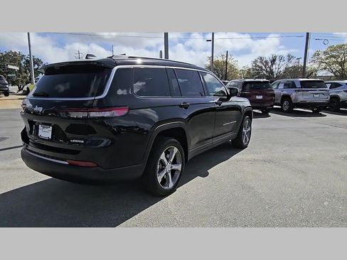 New 2026 Jeep Grand Cherokee L Limited w/ Luxury Tech Group II RWD image 32