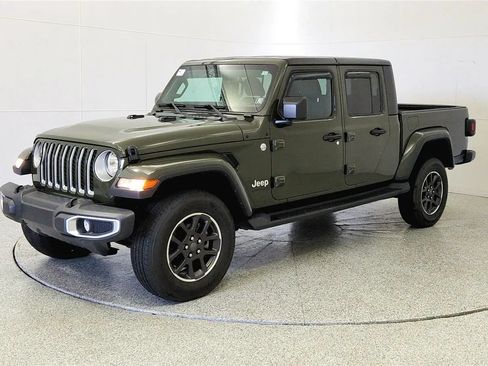 Used 2023 Jeep Gladiator Overland w/ Cold Weather Group AWD/4WD image 3