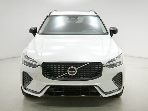 Certified 2023 Volvo XC60 B5 Plus w/ Protection Package Premier image 5