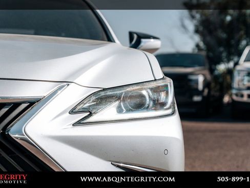 Used 2019 Lexus ES 350 w/ Premium Package FWD image 11