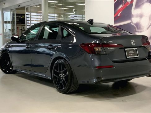 Used 2025 Honda Civic Sport image 4