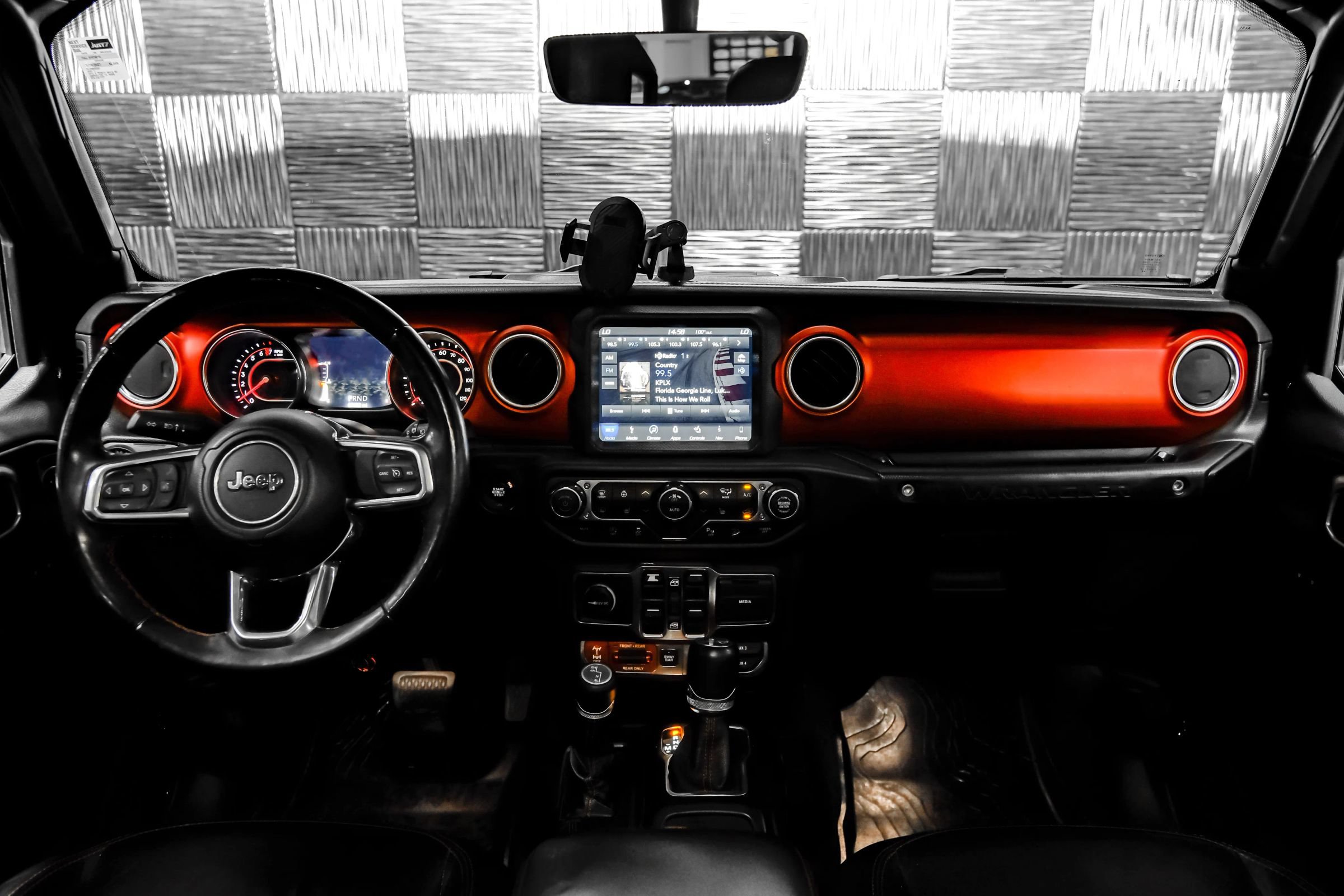 Used 2019 Jeep Wrangler Unlimited Rubicon AWD/4WD image 11