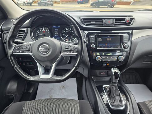 Used 2020 Nissan Rogue Sport SV w/ All-Weather Package AWD/4WD image 16
