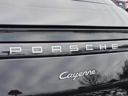 Used 2023 Porsche Cayenne image 29