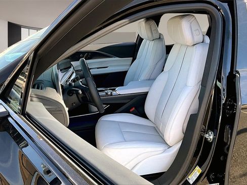 New 2026 Cadillac Lyriq Sport image 9