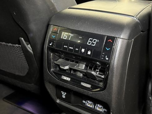 Used 2021 Jeep Grand Cherokee L Overland w/ Luxury Tech Group IV image 24