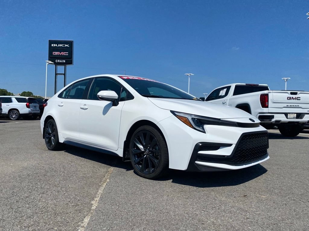Used 2023 Toyota Corolla SE FWD image 4