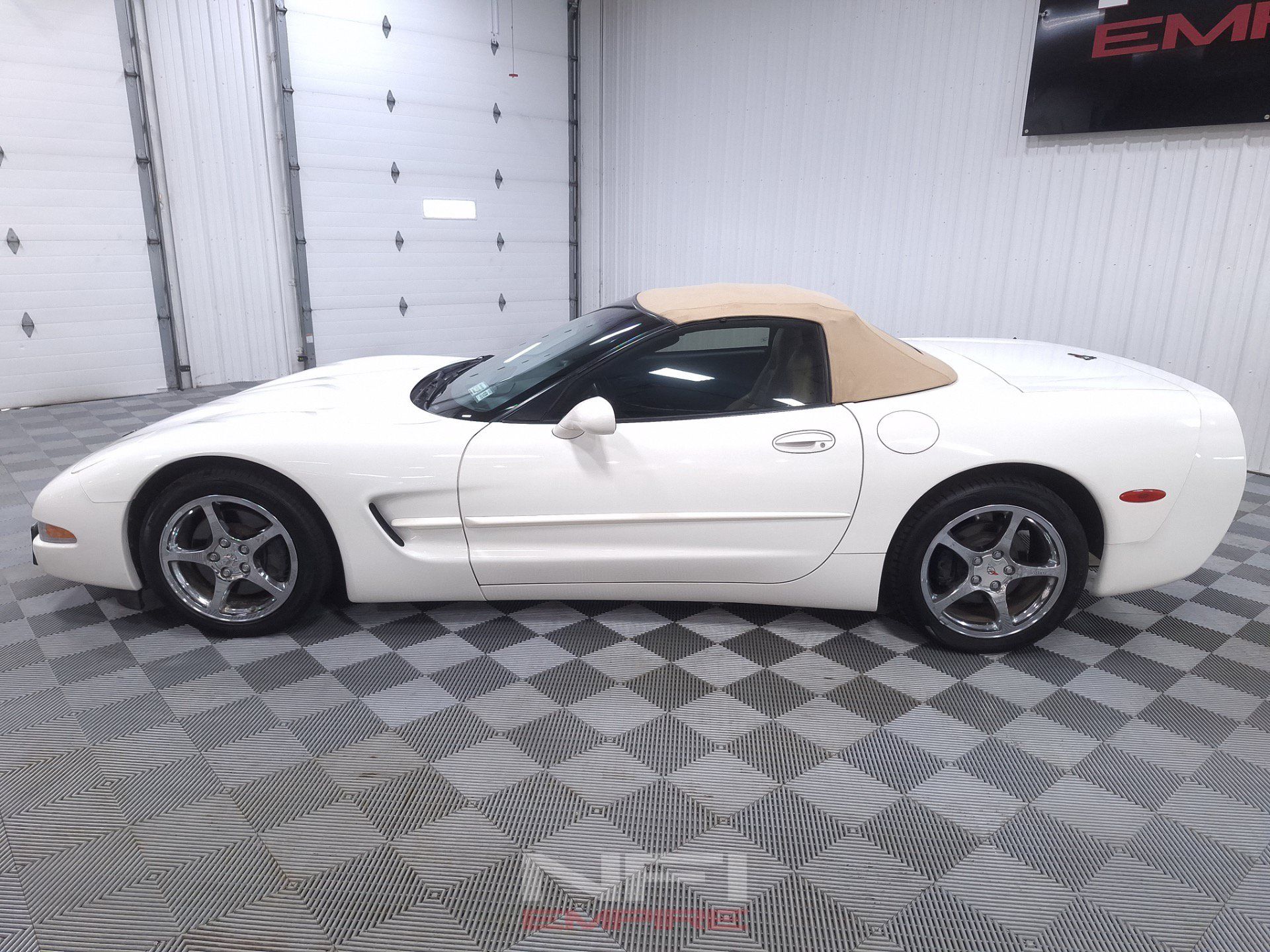 Used 2001 Chevrolet Corvette Convertible w/ Preferred Equipment Group2 RWD image 4