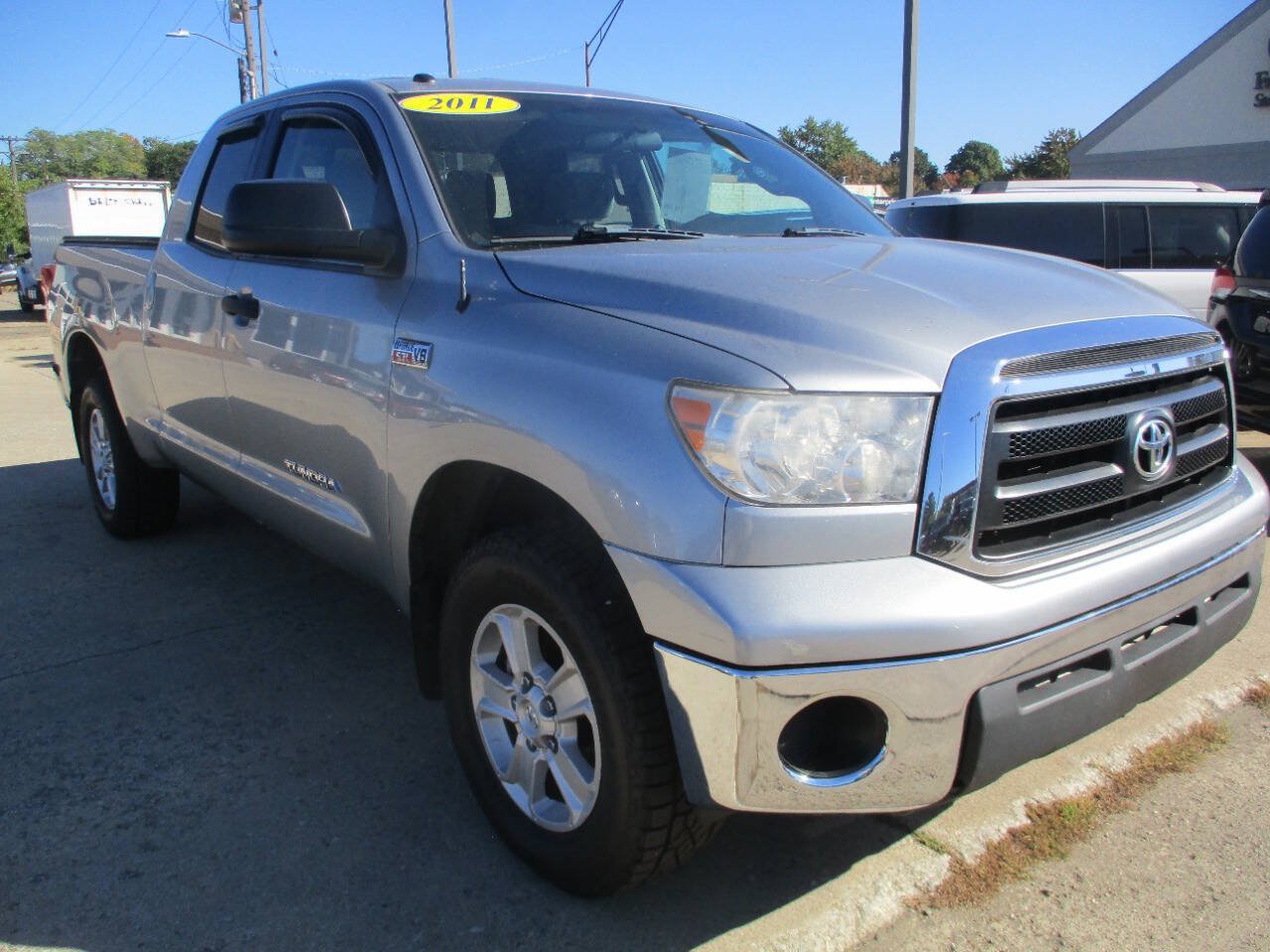 Used 2011 Toyota Tundra 4x4 Double Cab w/ Tow Pkg image 9