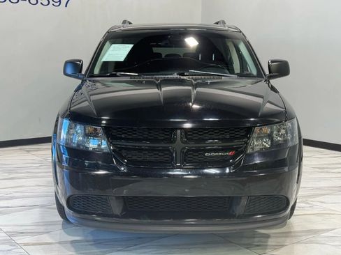 Used 2020 Dodge Journey SE w/ SE Popular Equipment Group image 3