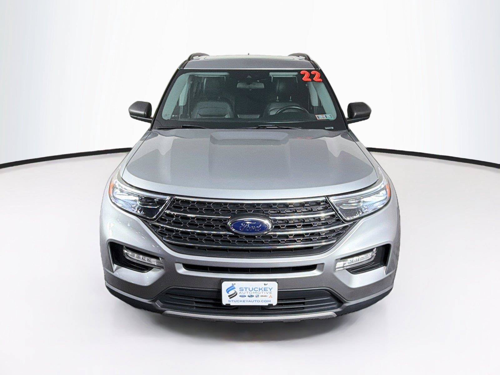Used 2022 Ford Explorer XLT w/ Equipment Group 202A AWD/4WD image 13