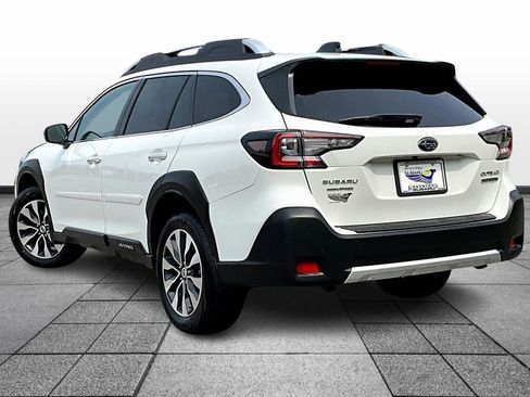 Used 2025 Subaru Outback Touring XT image 2