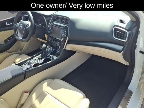Used 2023 Nissan Maxima Platinum w/ Sport Mat Group FWD image 12