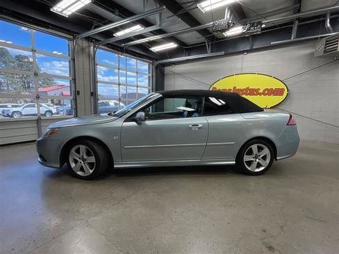 Used 2011 Saab 9-3 2.0T image 2