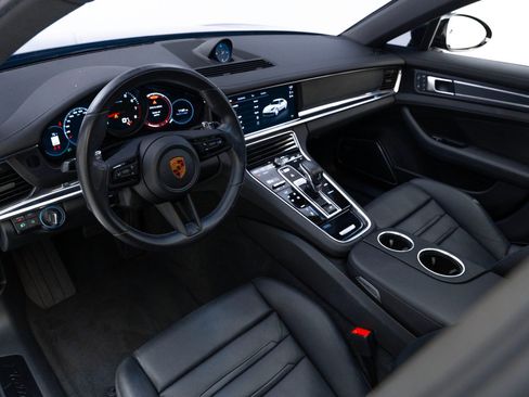 Used 2022 Porsche Panamera Platinum Edition image 4