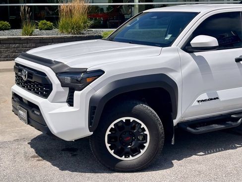 Used 2024 Toyota Tacoma TRD Off-Road AWD/4WD image 2