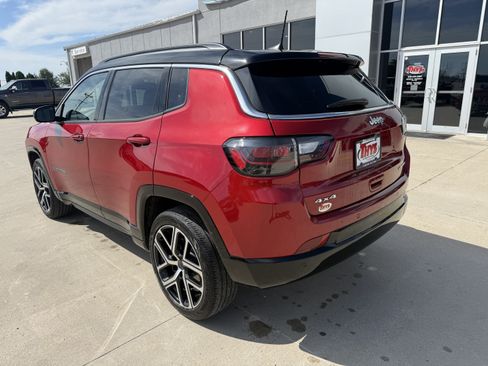 Used 2025 Jeep Compass Limited w/ Elite Group AWD/4WD image 39