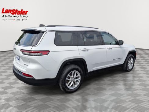 Used 2023 Jeep Grand Cherokee L Laredo RWD image 5