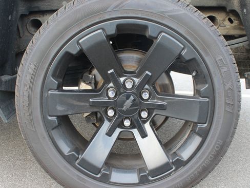 Used 2017 Chevrolet Silverado 1500 High Country w/ High Desert Package image 17