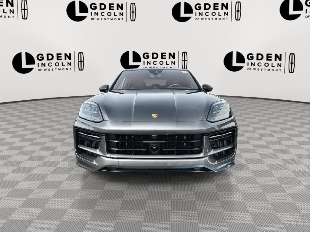 Used 2024 Porsche Cayenne Turbo AWD/4WD image 3