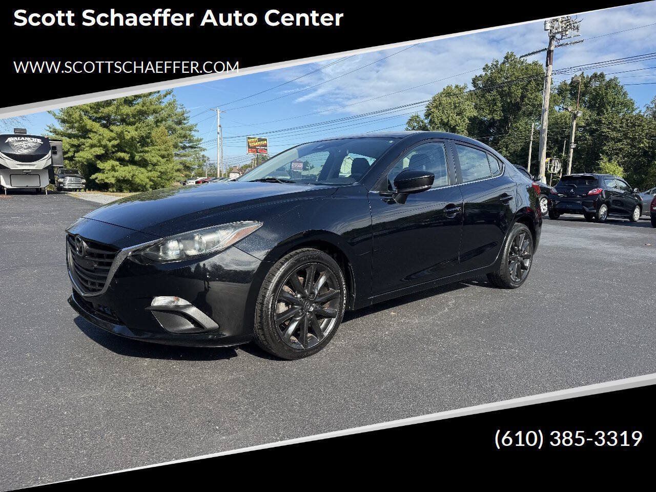 Used 2018 MAZDA MAZDA3 Touring FWD image 1