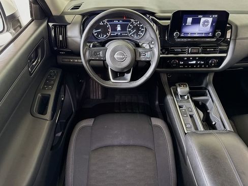 Used 2025 Nissan Pathfinder SV FWD image 19