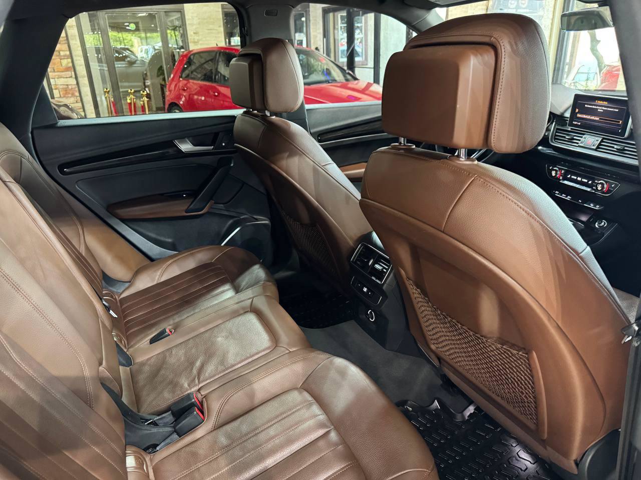 Used 2018 Audi Q5 2.0T Premium Plus w/ Premium Plus Package AWD/4WD image 11