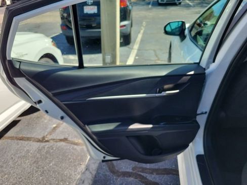 Used 2025 Toyota Camry SE w/ Convenience Package image 29