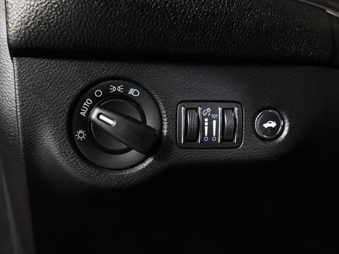 Used 2016 Dodge Challenger SRT Hellcat image 50