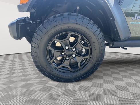 Used 2023 Jeep Wrangler Unlimited w/ Cold Weather Group AWD/4WD image 9