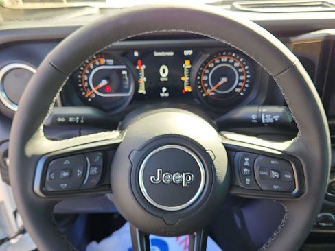 New 2025 Jeep Gladiator Sport image 11