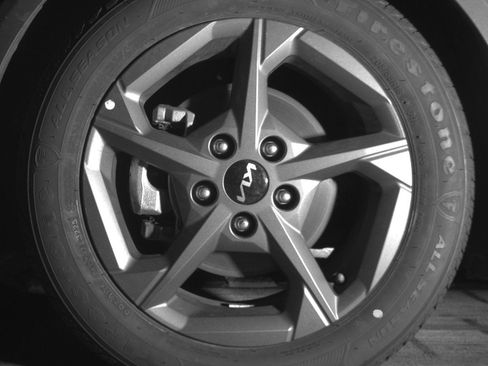 Used 2025 Kia K4 LXS image 12