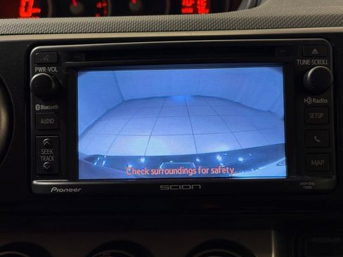 Used 2015 Scion xB FWD image 25