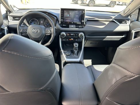 Certified 2022 Toyota RAV4 XLE Premium AWD/4WD image 13